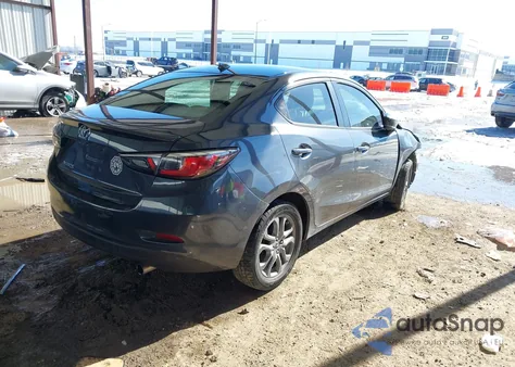 2019 Toyota Yaris Le из США, поврежденный, VIN 3MYDLBYV1KY523722